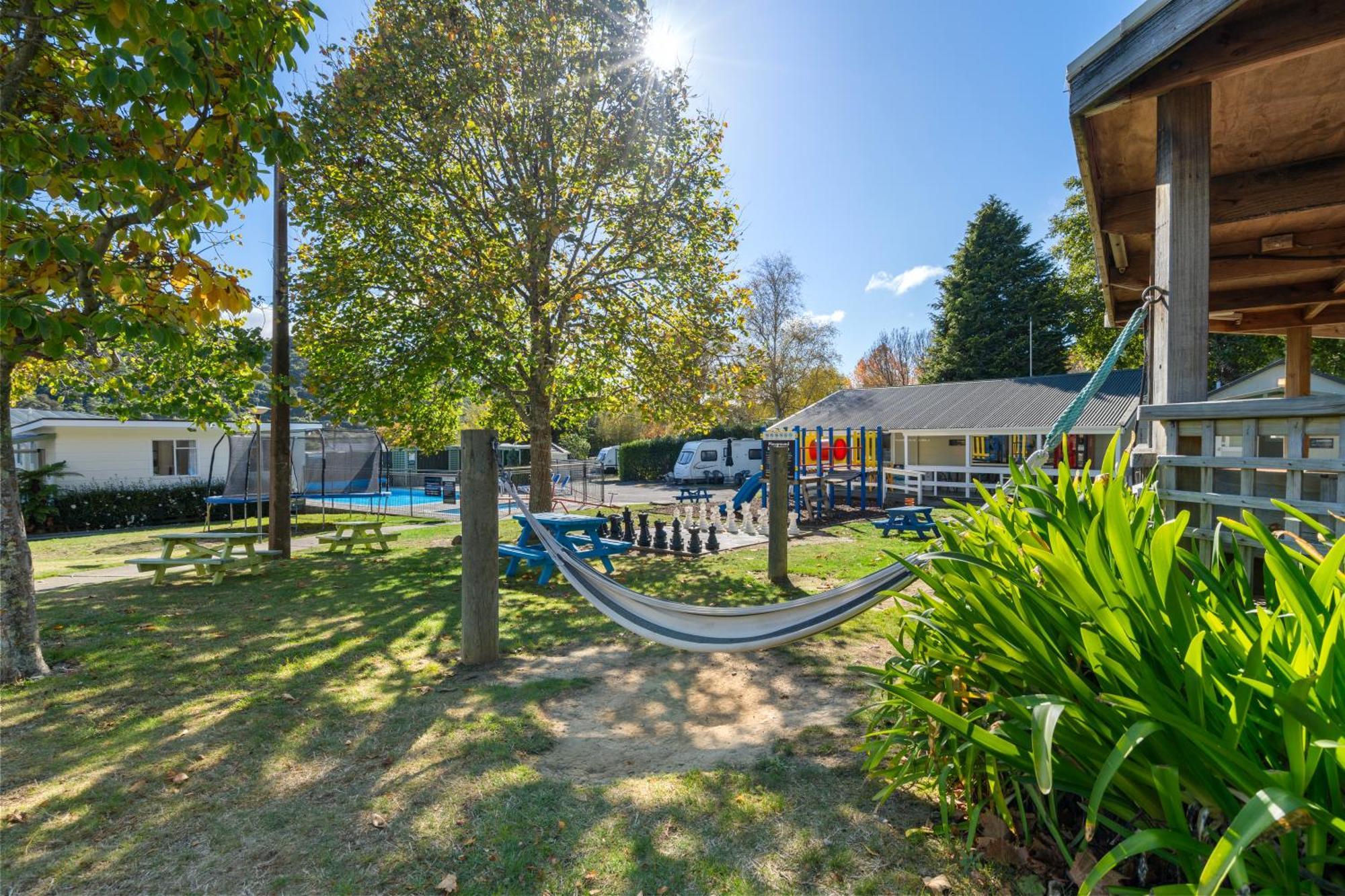 Tasman Holiday Parks Picton Exteriör bild Camping in France
