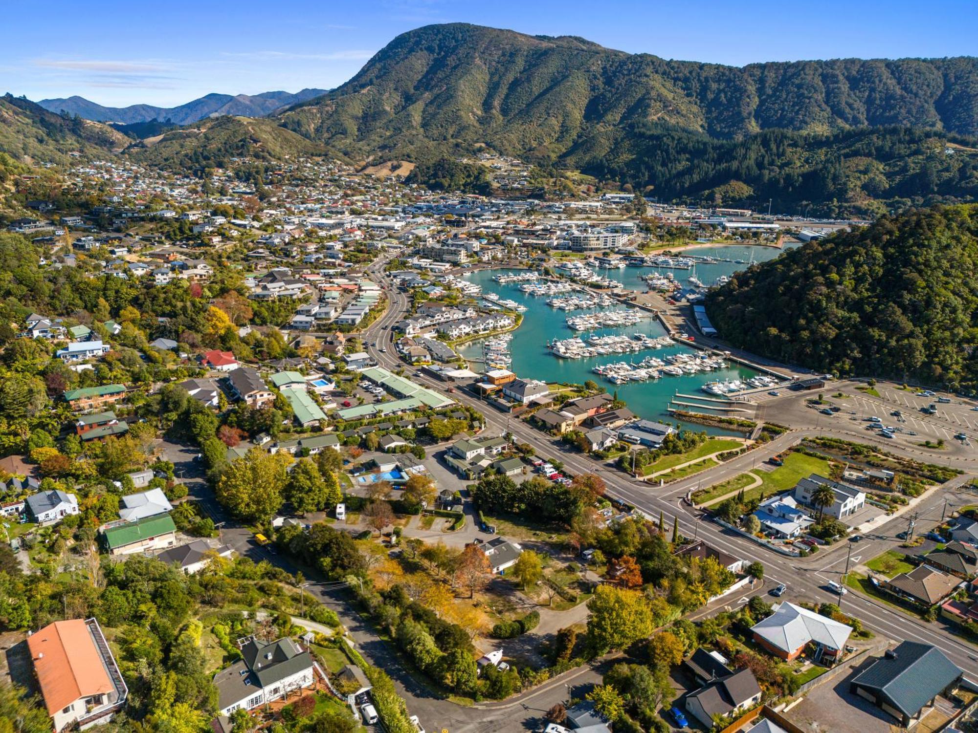 Tasman Holiday Parks Picton Exteriör bild Aerial view of Akaroa